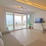 Appartamento The Penthouse Apartment, First Row By The Sea, House Ana
