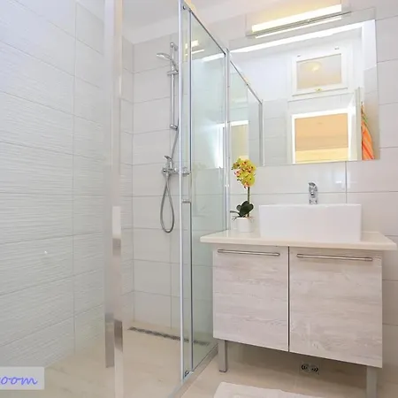 The Penthouse Apartment, First Row By The Sea, House Ana Apartament *