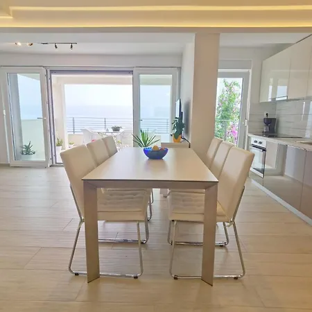 The Penthouse Apartment, First Row By The Sea, House Ana *