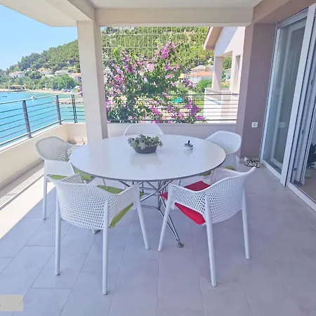 The Penthouse Apartment, First Row By The Sea, House Ana Apartament *
