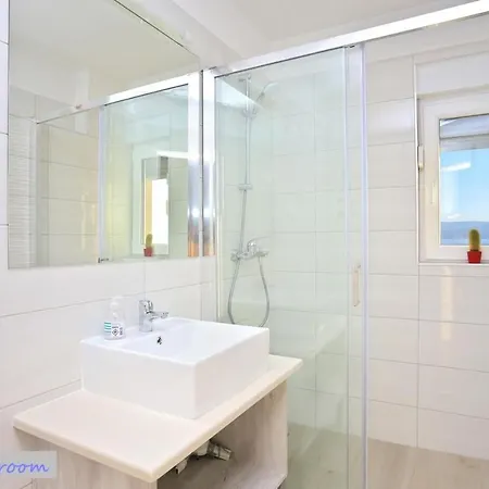 Apartment The Penthouse Apartment, First Row By The Sea, House Ana Duce