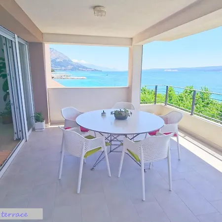 The Penthouse Apartment, First Row By The Sea, House Ana Apartament